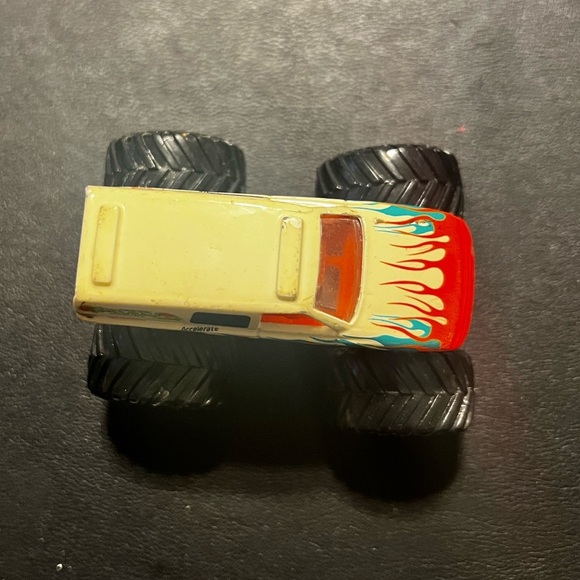 2003 HOT WHEELS MONSTER JAM 1:64 THE ERADICATOR (METAL BASE) - Picture 3 of 6